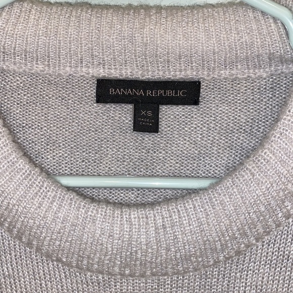 Banana Republic ombré grey/white wool sweater, size XS but more like Medium - Picture 3 of 6